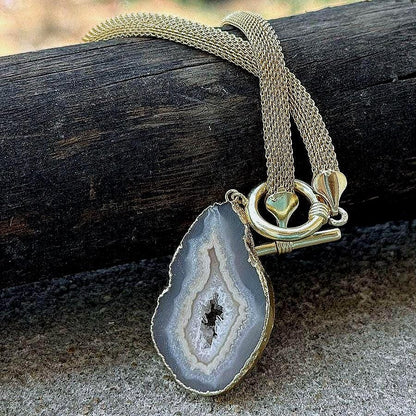 Raw druzy geode necklaces for women druzy pendant necklace Angel aura quartz necklace dainty druzy jewelry Small geode necklace for women