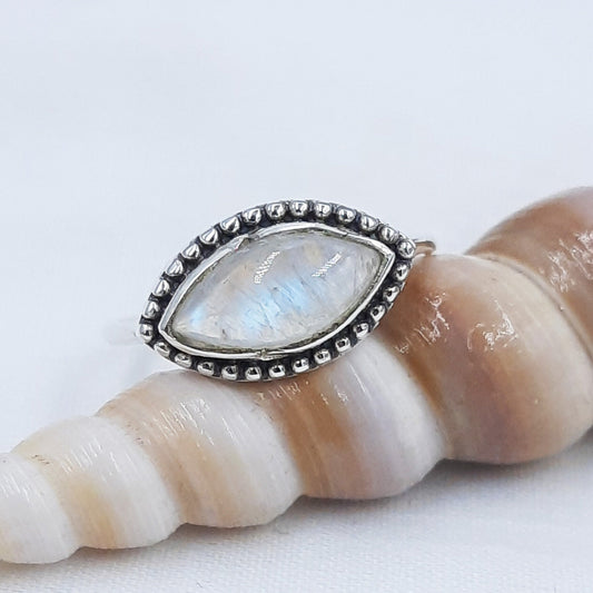 Rainbow Moonstone Ring // Silver Moonstone Ring // Eye Moonstone Ring // Moonstone Marquise Ring // Sterling Silver Moonstone Ring