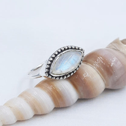 Rainbow Moonstone Ring // Silver Moonstone Ring // Eye Moonstone Ring // Moonstone Marquise Ring // Sterling Silver Moonstone Ring